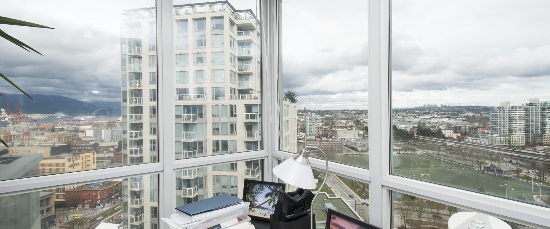 Vancouver 22nd Floor fabulous Water Mountain City view Condo! Don’t miss out!