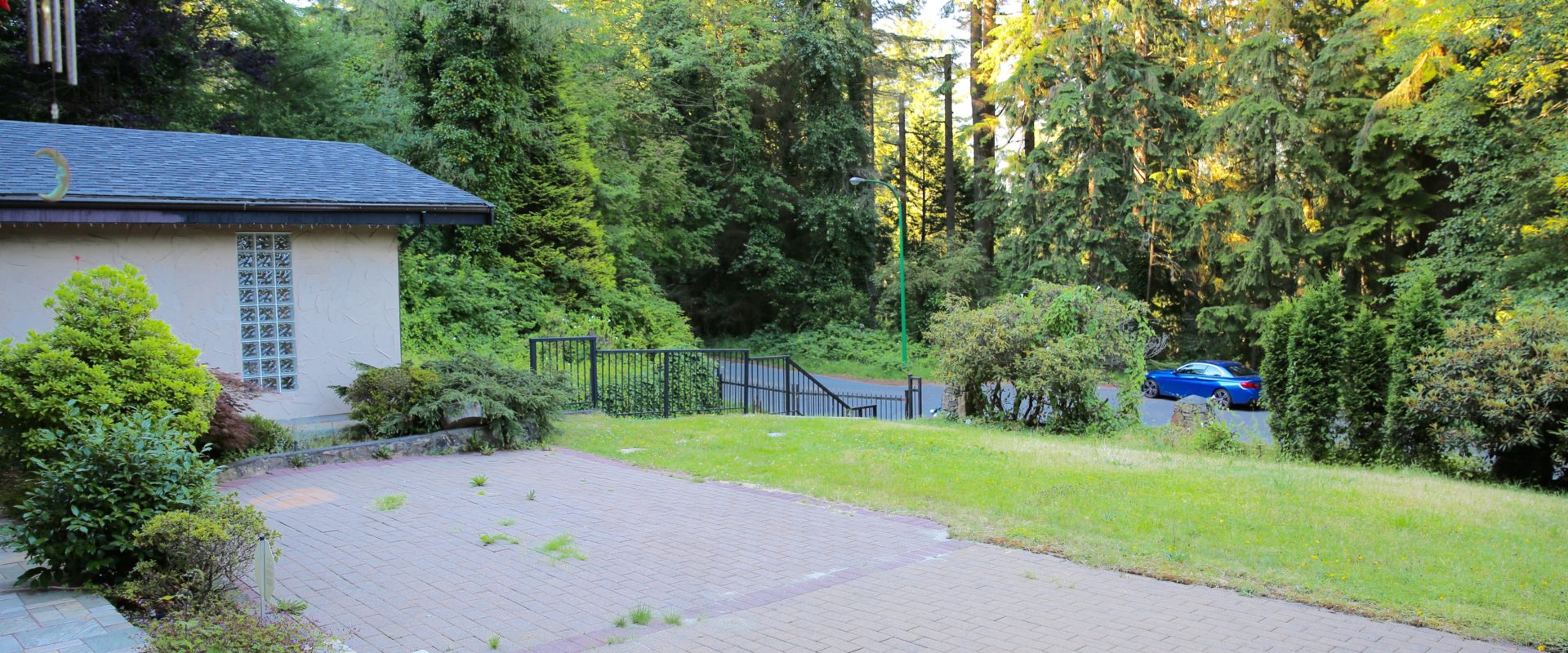 West Vancouver 4 bdrm Huge Lot quiet House (British Properties)