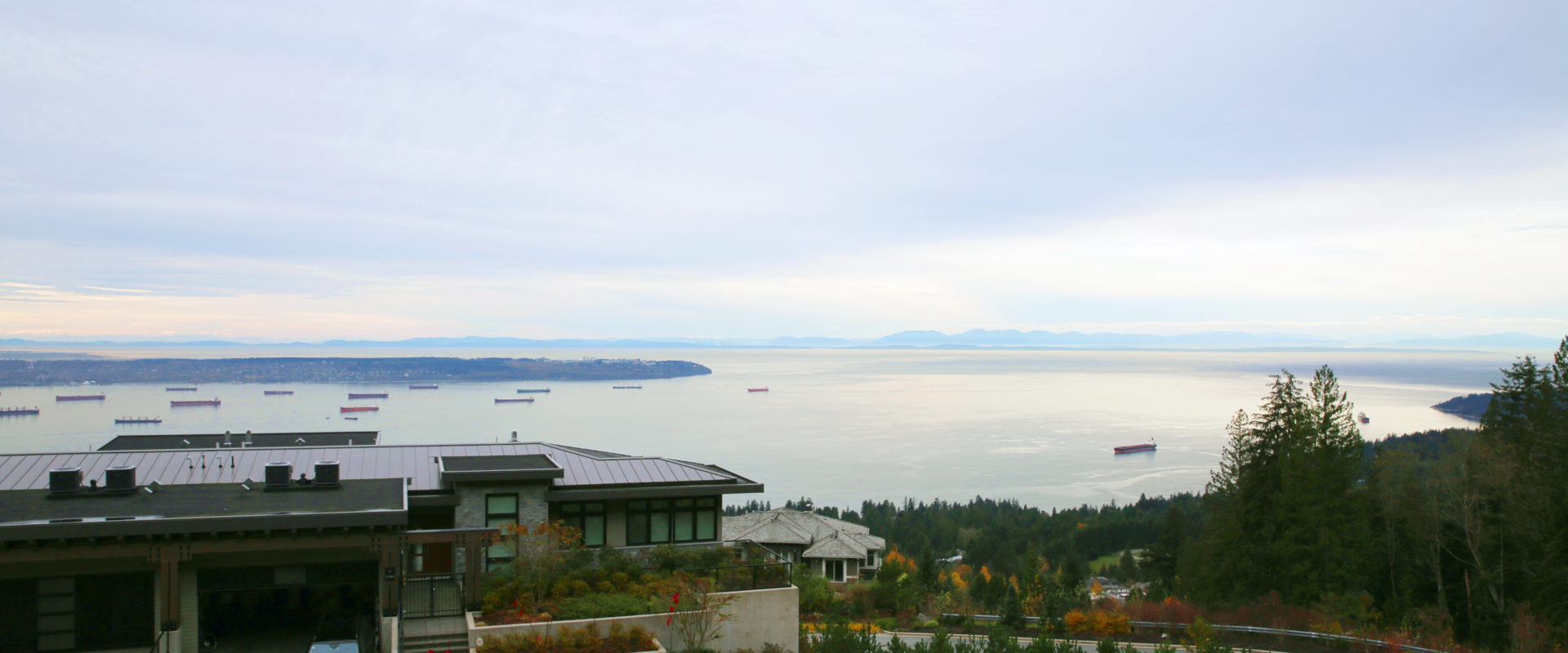 West Vancouver Luxurious 5bdrm Home with City and Ocean Views