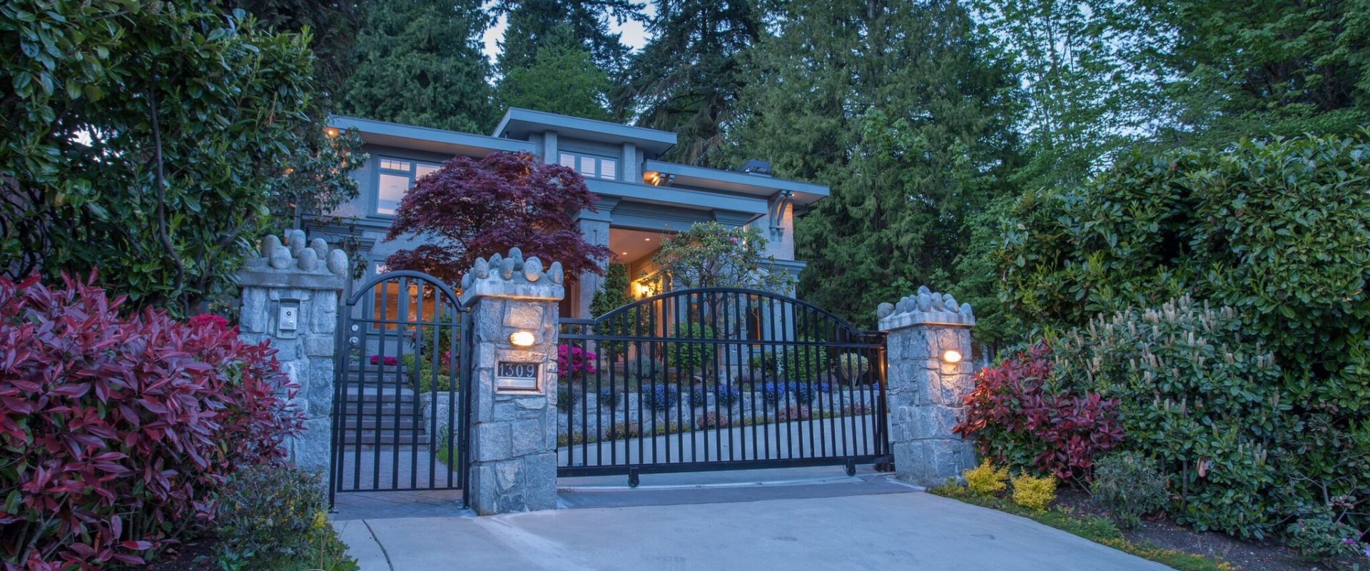 Custom Built Huge Lot Luxury Home in West Vancouver