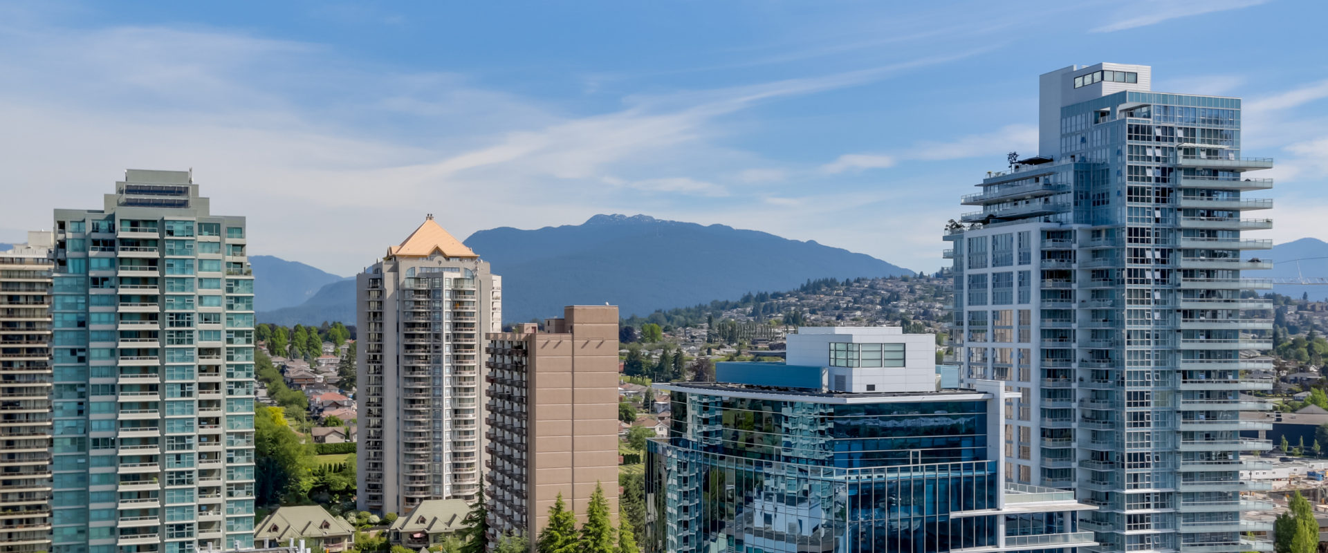 Brentwood 2 bdrm High-rise with Amazing Mountain&City View