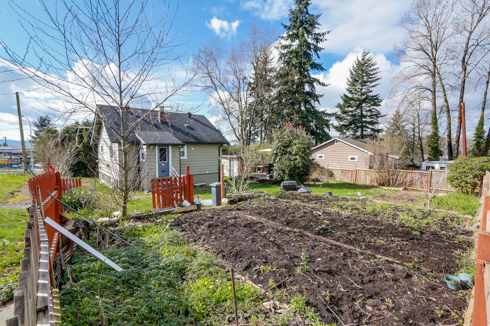 Beautiful Large yard Single House in Coquitlam (Near Lougheed Hwy)