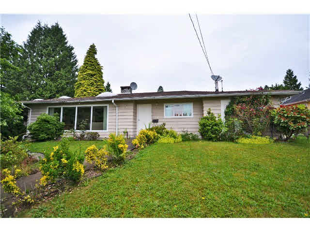 Waterside House For Rent On Ambleside (West Vancouver)