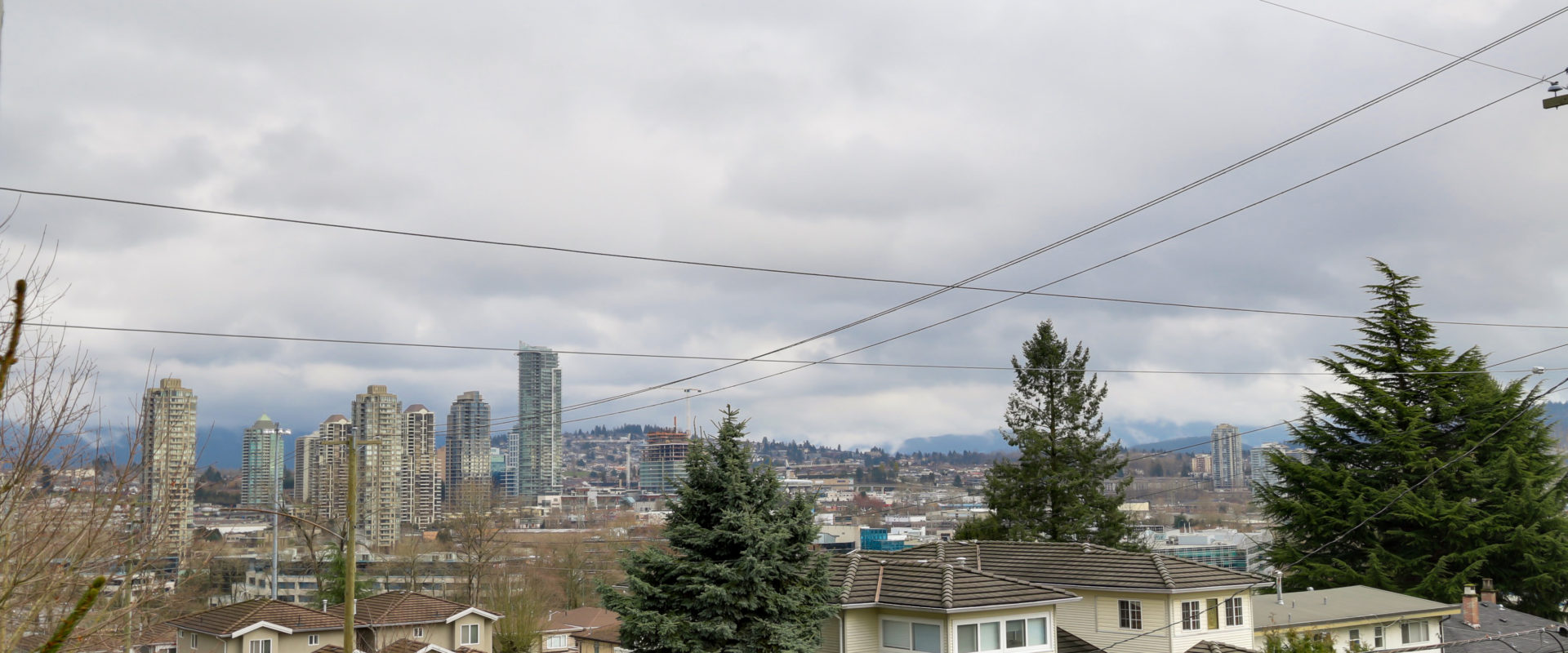 Best Mountain Views CORNER unit Townhouse with large deck (Burnaby North)