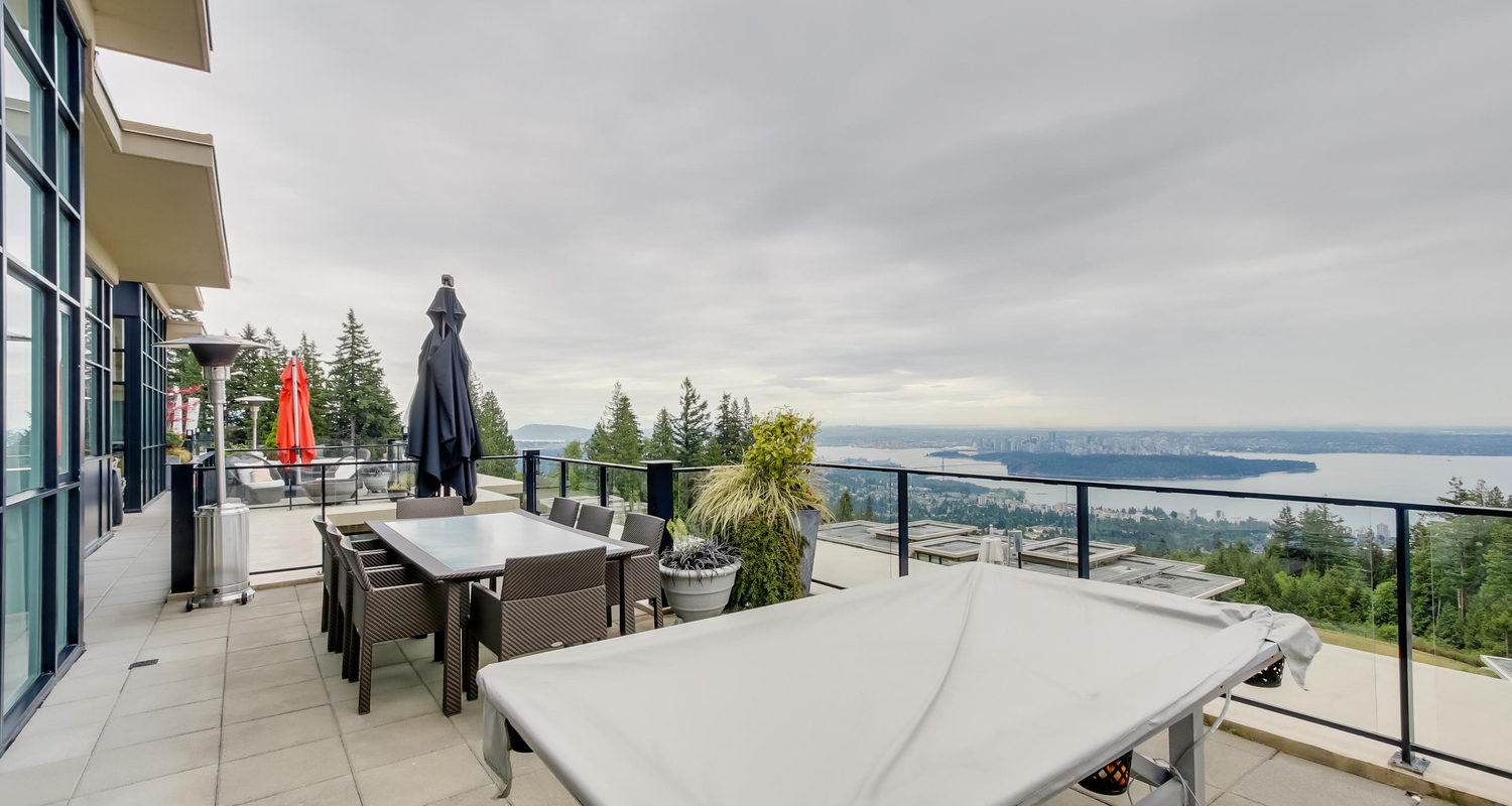 Luxurious West Vancouver Penthouse with Incredible Ocean View