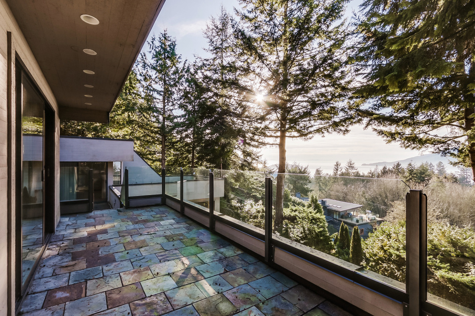 Great Private Ocean View Dream House in West Vancouver