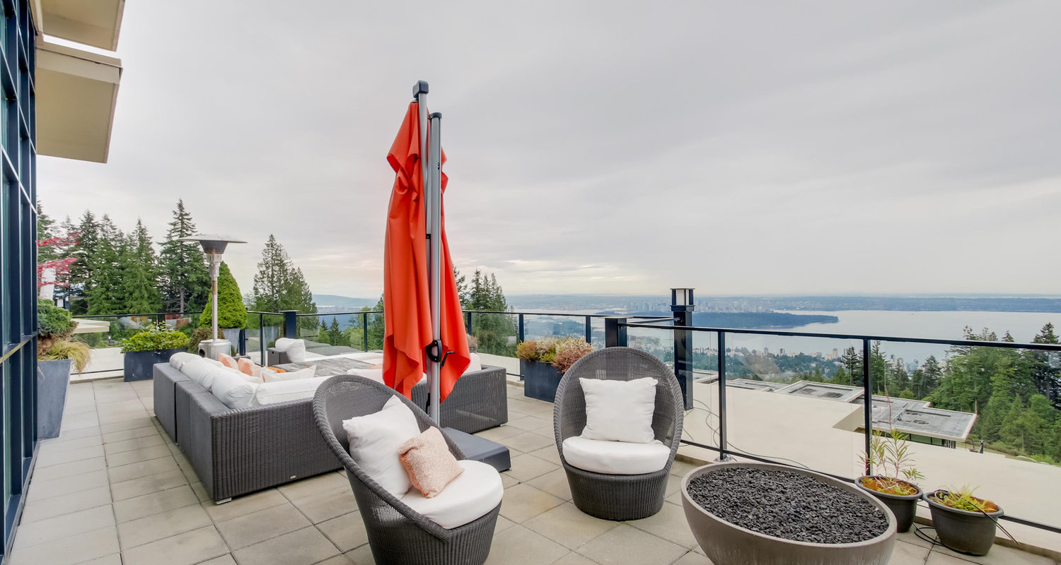 Luxurious West Vancouver Penthouse with Incredible Ocean View