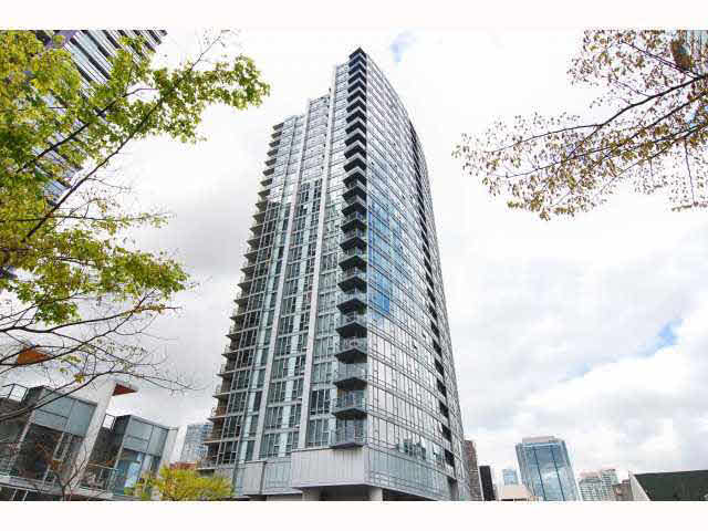 Vancouver Downtown water & mountain views Condo