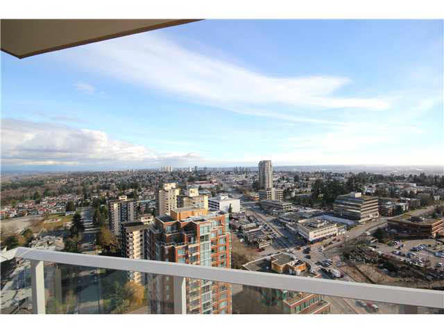 Metrotown 2 bdrm+office Mountains & Lake Views Condo