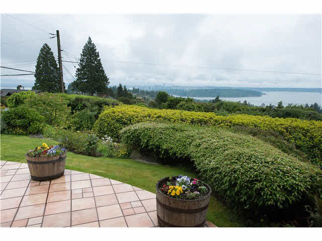 Lovely West Vancouver House with Great Water View