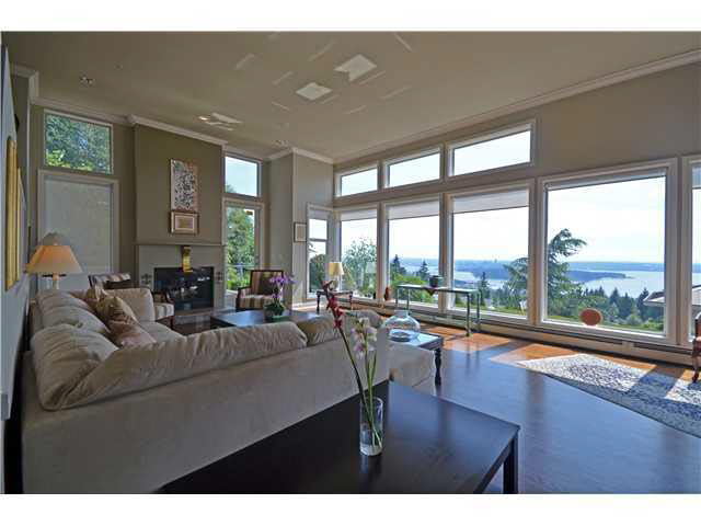 Gorgeous 3 bdrm Home in Westhill with City & Ocean Views