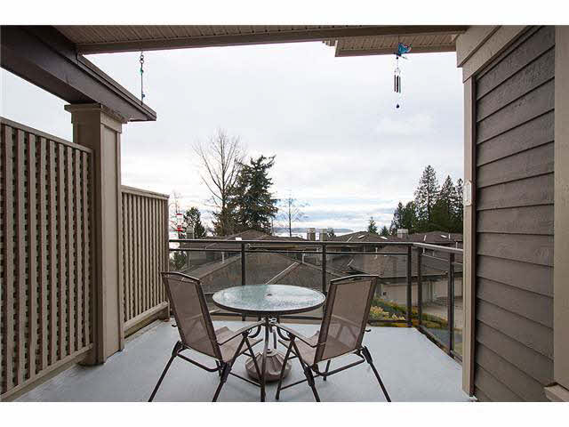 City & Ocean Views 2 bdrm plus den Home in West Vancouver