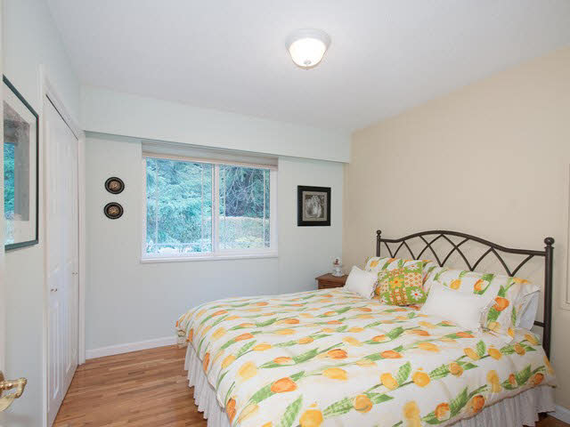 Fantastic 4 bdrm with large deck Family House (West Vancouver)