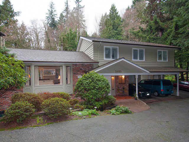 Fantastic 4 bdrm with large deck Family House (West Vancouver)