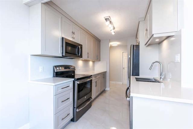 Fully Renovated 2bdrm Condo in Brentwood Area