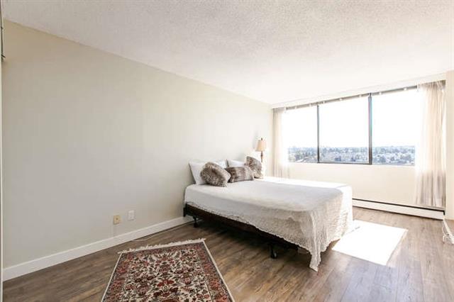 Fully Renovated 2bdrm Condo in Brentwood Area