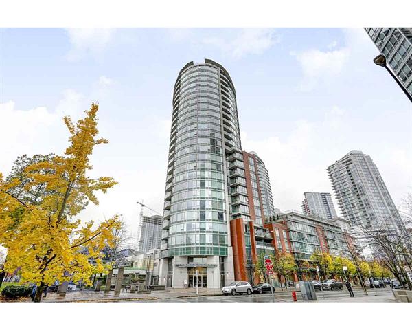 Downtown Bright 2bdrm2 bath+den Condo with gorgeous views