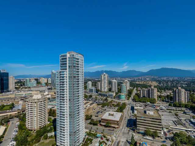 Metrotown Brand New Beautiful Mountain View Condo (31th floor) (Burnaby North)