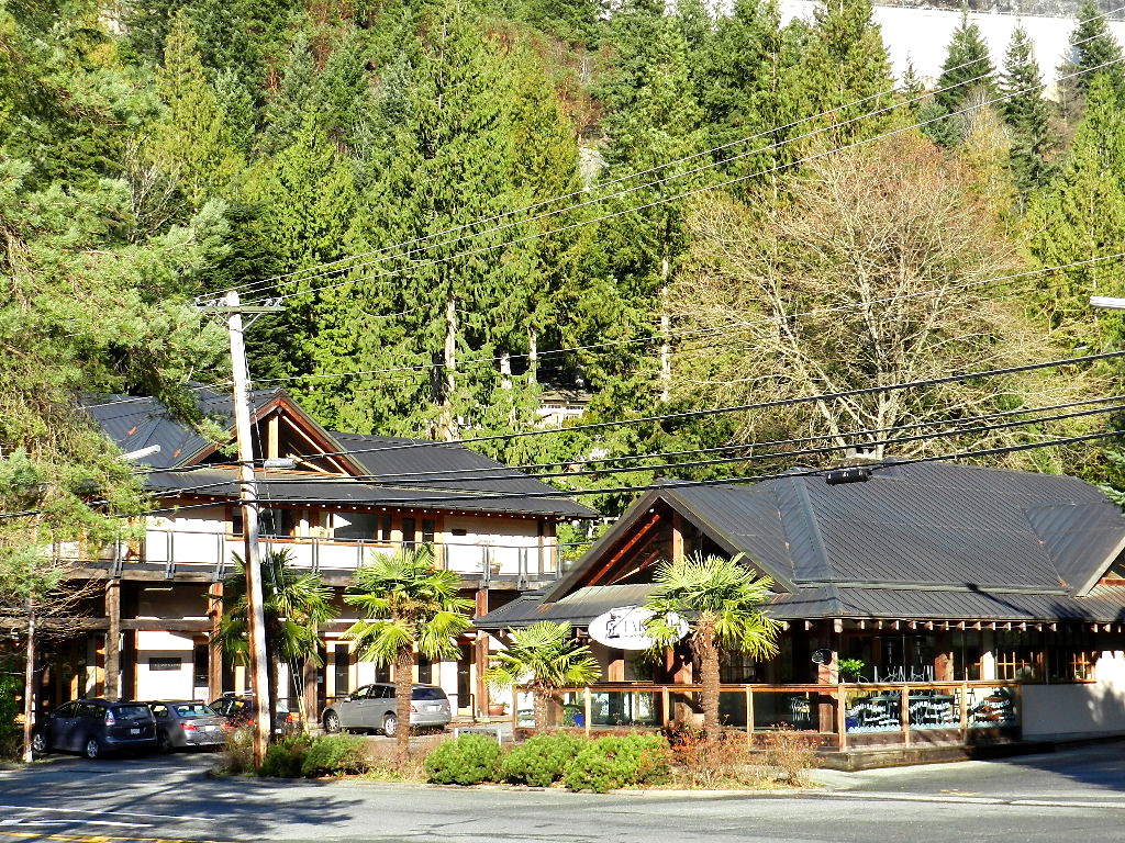 Great View Office/Retail Space on Marine Dr West Vancouver Near Thunderbird Marina