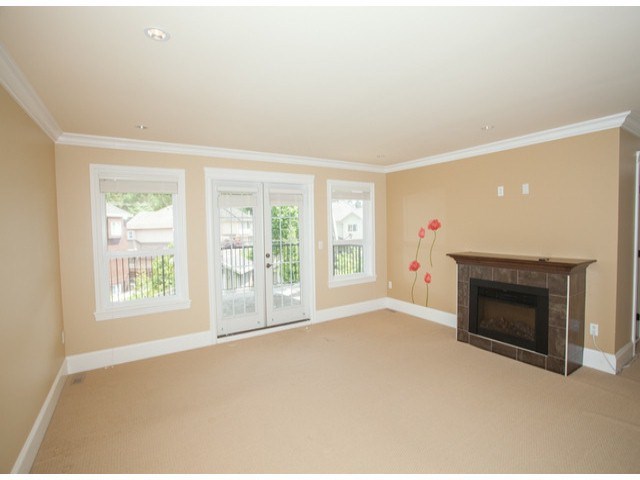 Luxurious 6bdrm Home with Large Floor Area in Fraser Heights