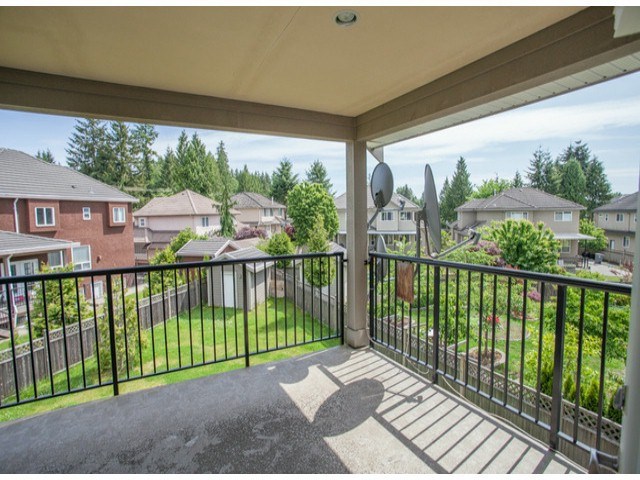 Luxurious 6bdrm Home with Large Floor Area in Fraser Heights