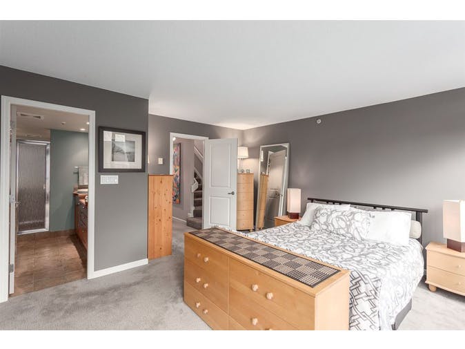 KITSILANO 2 bedroom 3 bathroom 2 level townhome for rent! (Kitsilano)