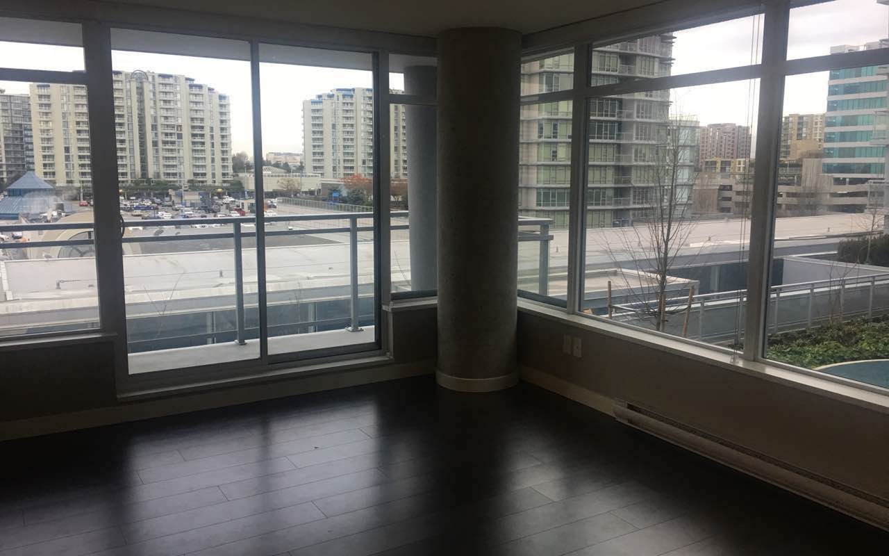 Richmond Brand New 2 bdrm+Den Luxury Condo Located on the No.3 Road