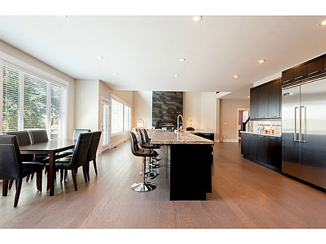 Coquitlam 622 AUSTIN AV