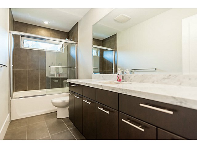 Coquitlam 622 AUSTIN AV