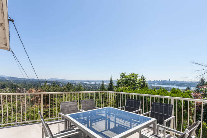 813 YOUNETTE DR West Vancouver