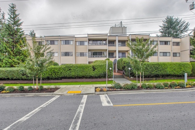 Central Coquitlam great location 2br 1ba condo for rent!