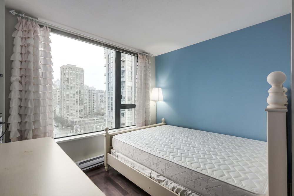 Vancouver West Central Location spacious and functional Studio