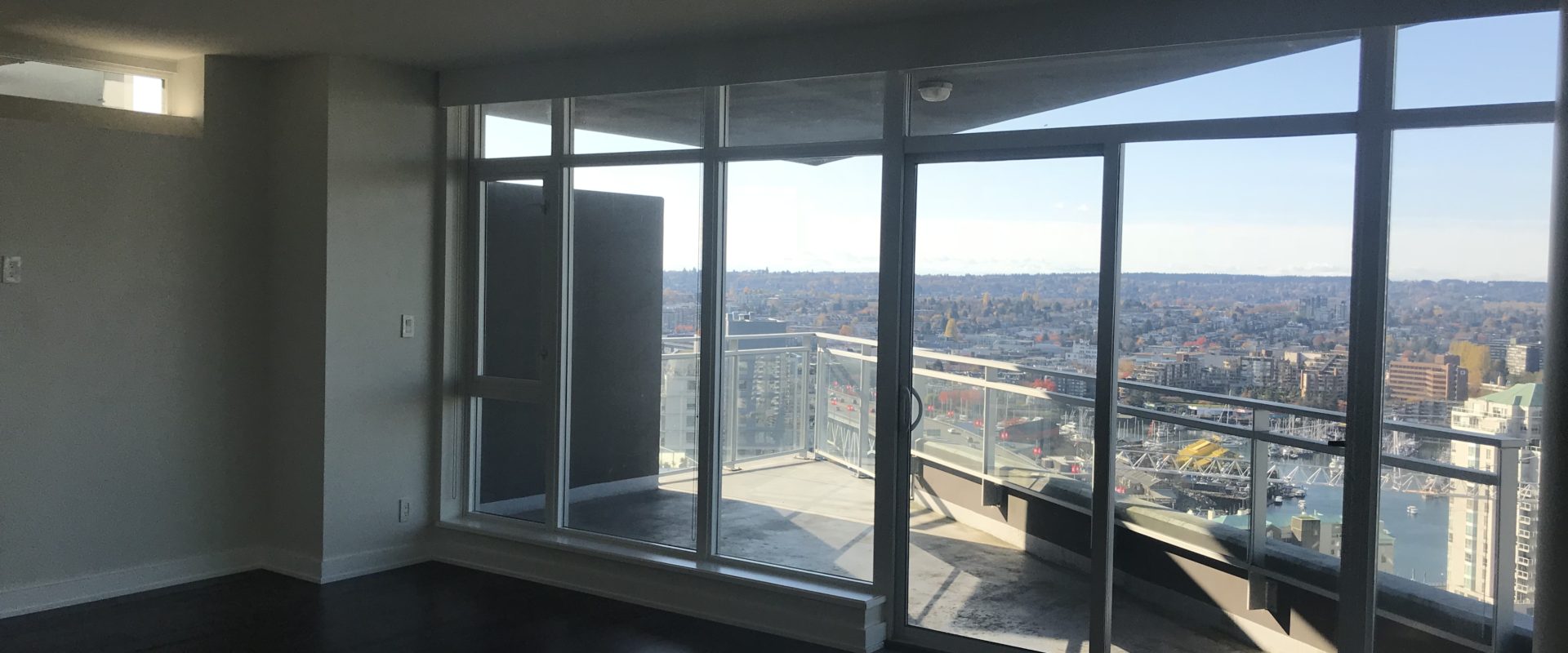 Downtown Vancouver stunning location 2br 2ba 1den condo for rent!