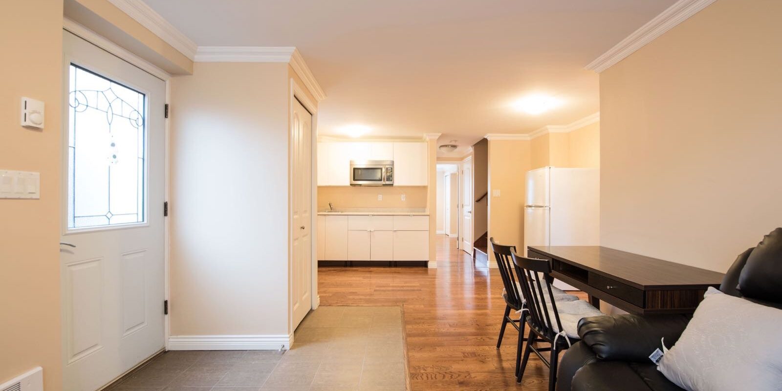 Burnaby cozy 2br 1ba furnished Suite unit for rent!