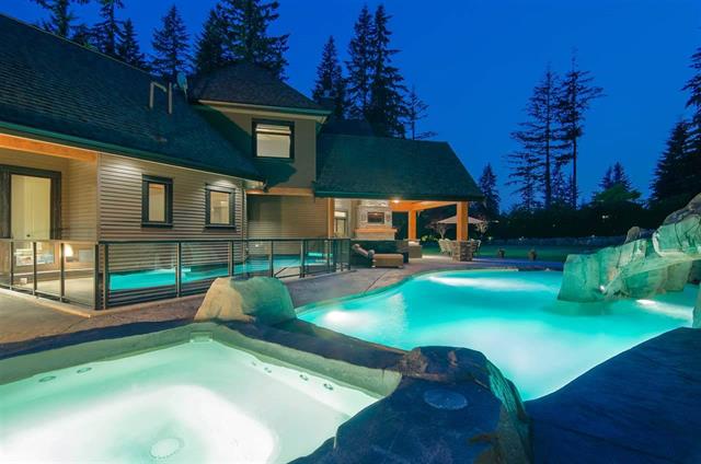 Luxury house with 5br+7ba in Port Moody for sale