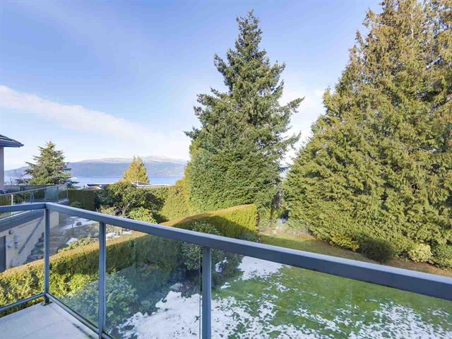 West Vancouver 4br 4ba Executive home at Upper Caulfeild!