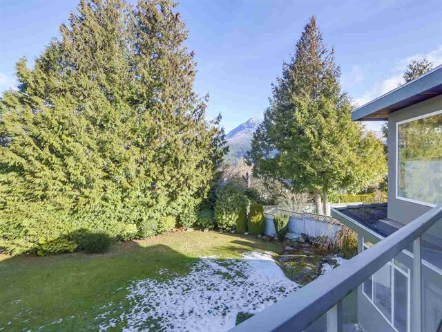 West Vancouver 4br 4ba Executive home at Upper Caulfeild!