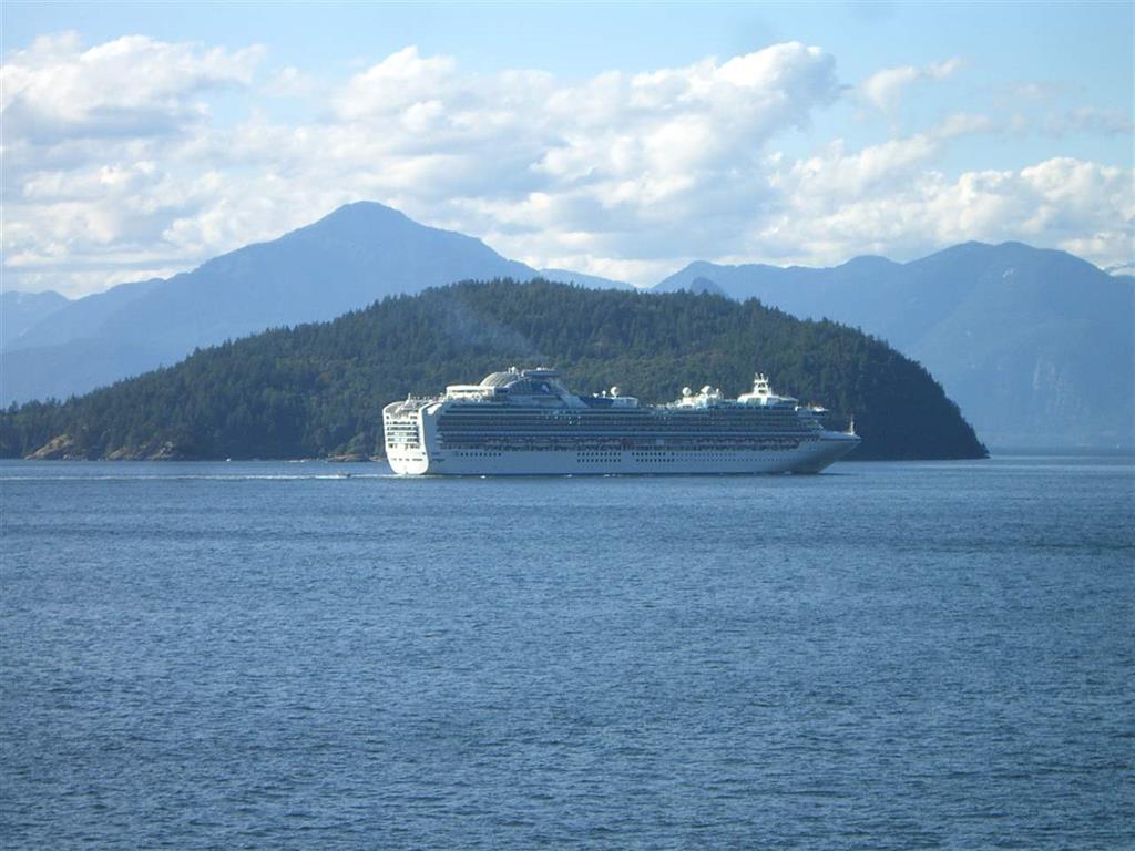 Amazing ocean view house for the whole family in West Vancouver