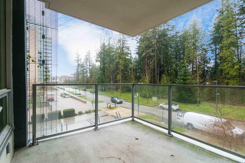 Luxurious condo in Vancouver West with 3br+3ba for sale