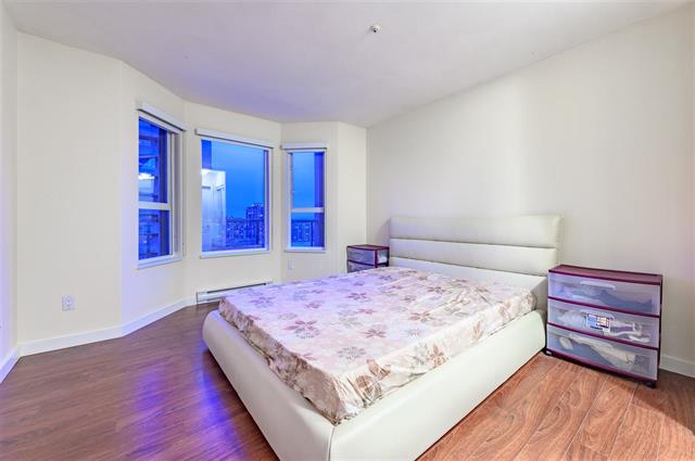 Fantastic 2br 2ba Condo in Trendy Lower Lonsdale with Ocean, Lions Gate & City views