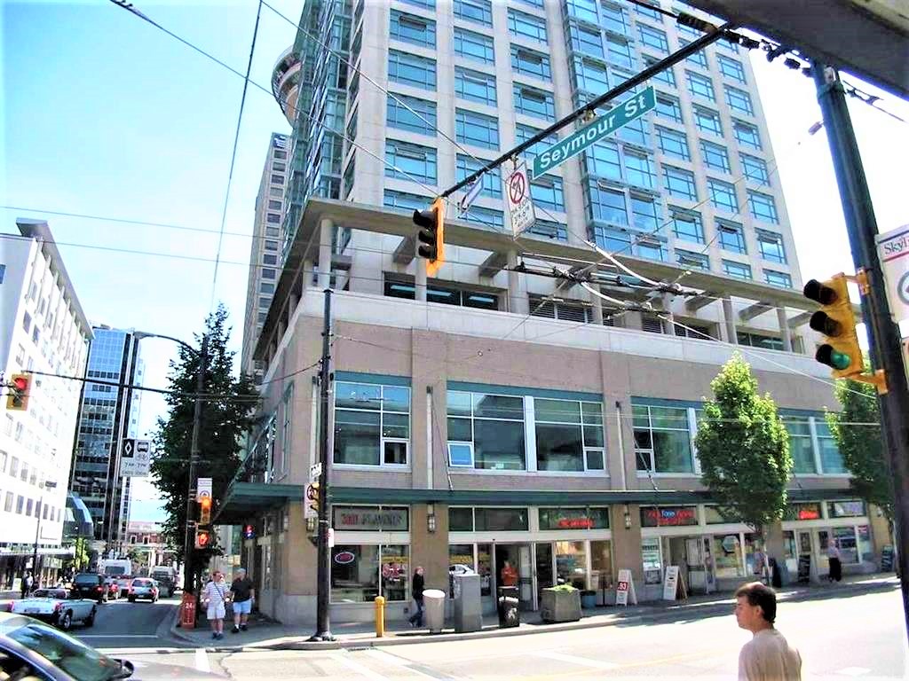 Downtown Vancouver best location as the booming restaurant for Rent