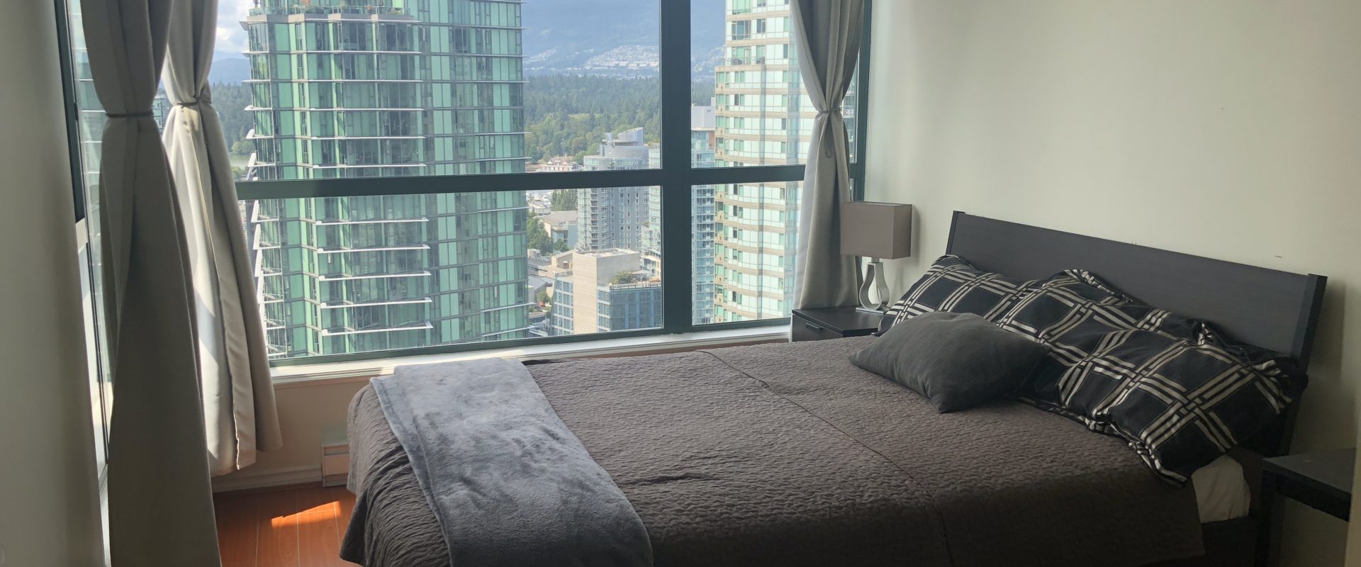 Vancouver Coal Harbour amazing location 2br 2ba condo for rent!