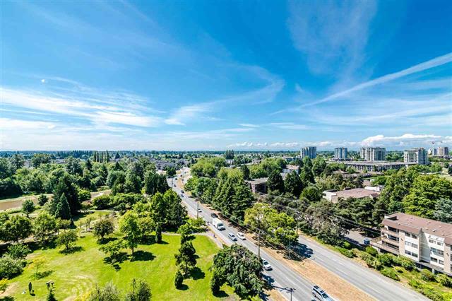 Richmond Bright corner unit with a view of Nature Park & mountains