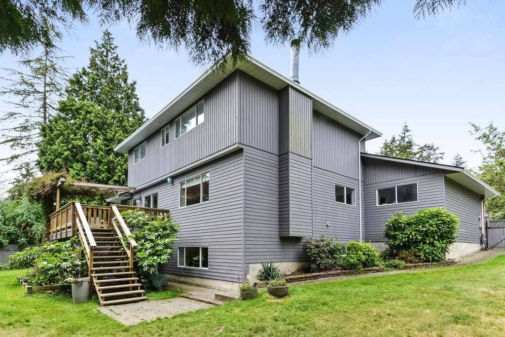 Prestigious Amble Greene located in South Surrey modern house for Rent