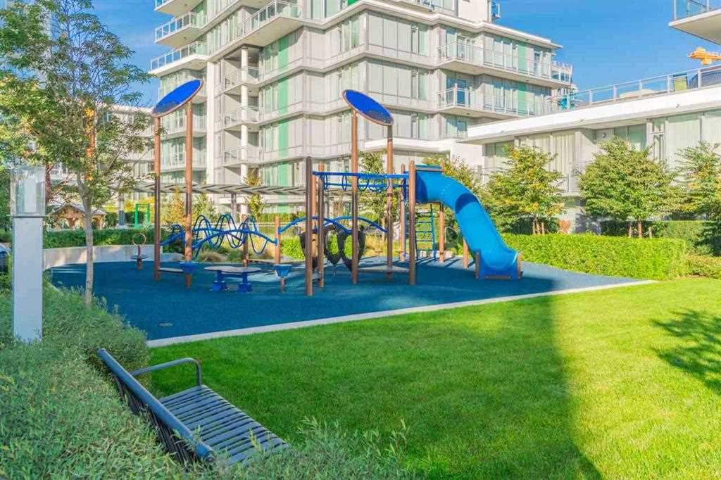 Walking distance to everywhere! 2br 2ba Condo in the heart of Richmond