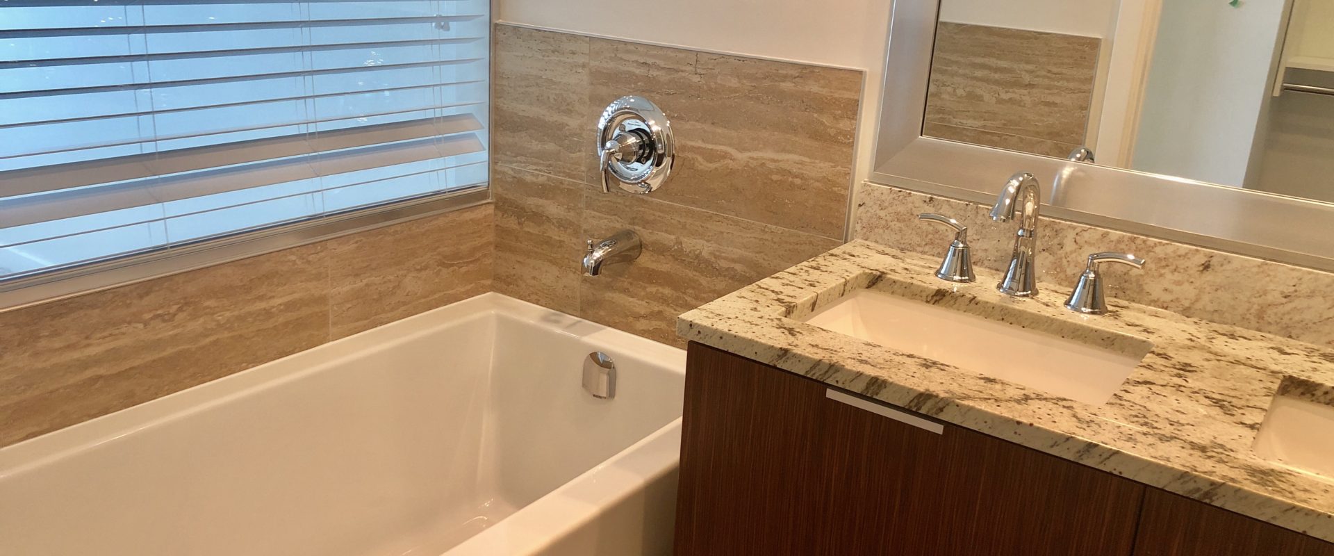 Walking distance to everywhere! 2br 2ba Condo in the heart of Richmond