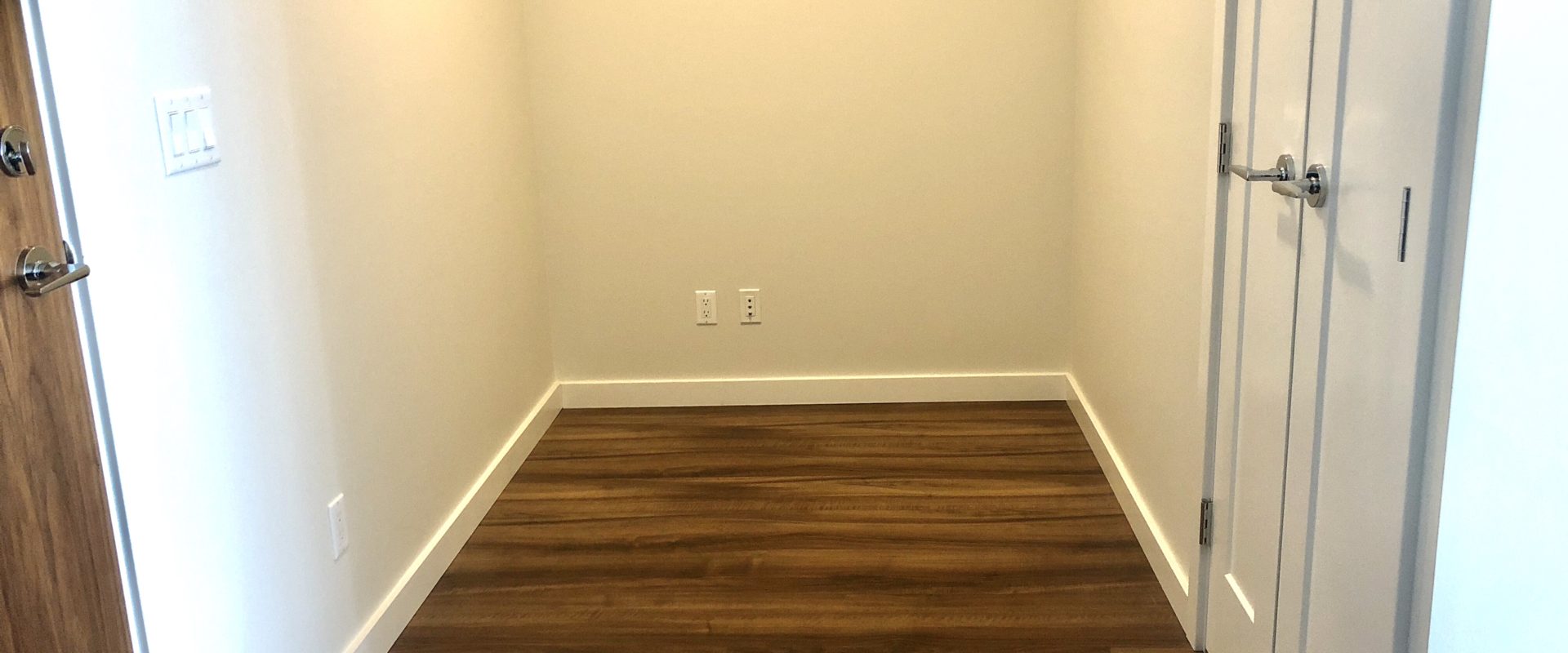 Walking distance to everywhere! 2br 2ba Condo in the heart of Richmond