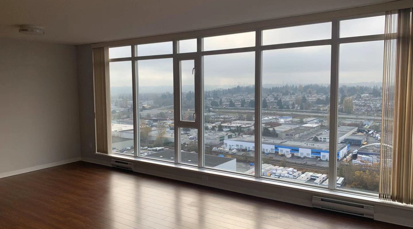 Bright Southwest Corner unit located in center of Burnaby North