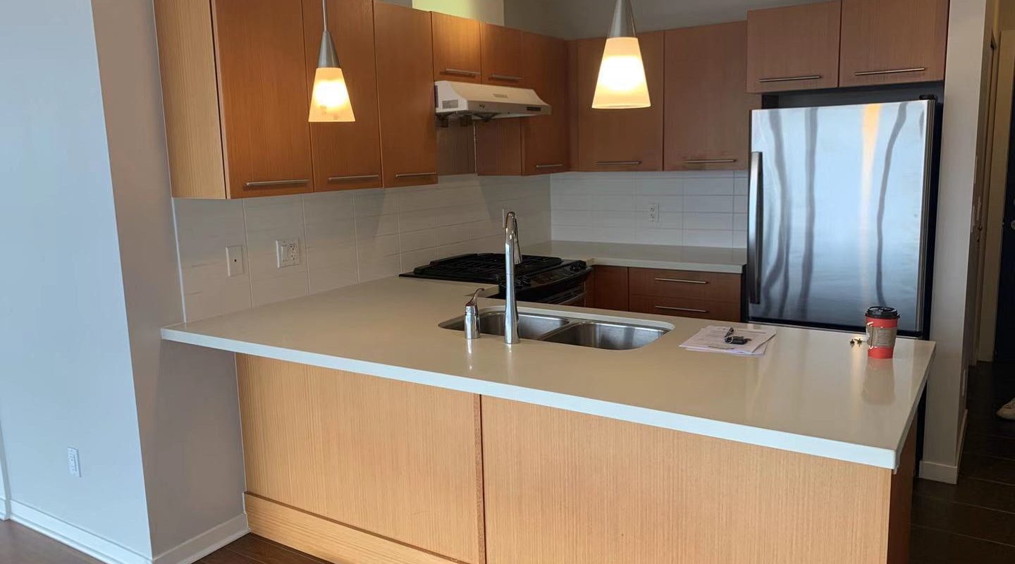 Bright Southwest Corner unit located in center of Burnaby North