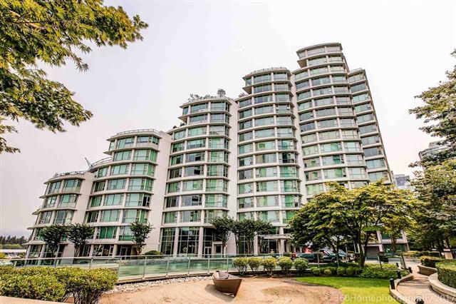 Coal Harbour Waterfront extra large 3 bedroom condo